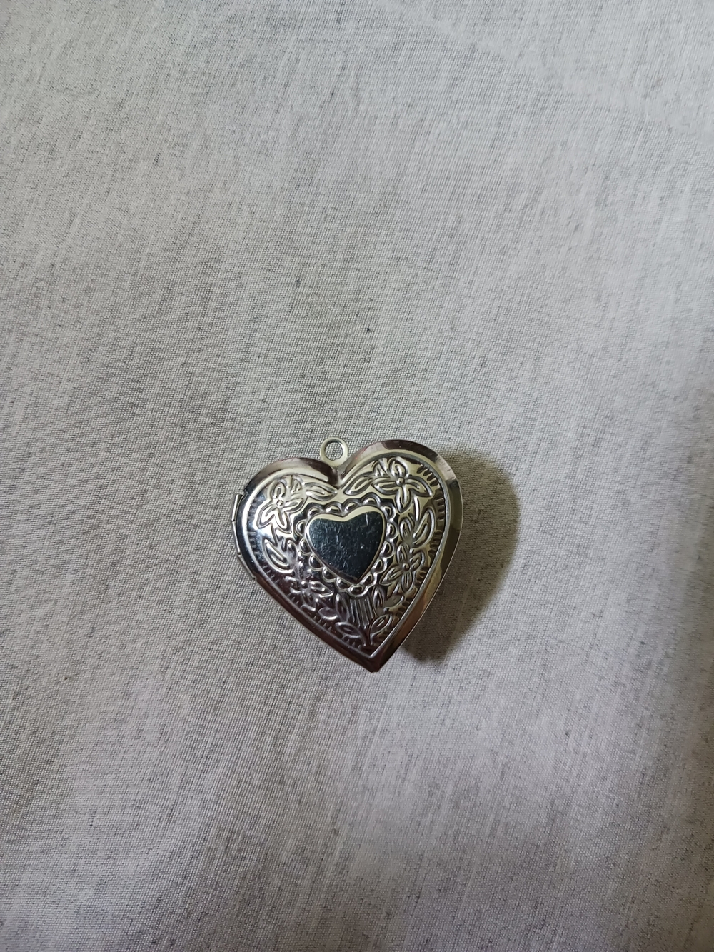 New JIBBITZ CROC Charm Heart Locket